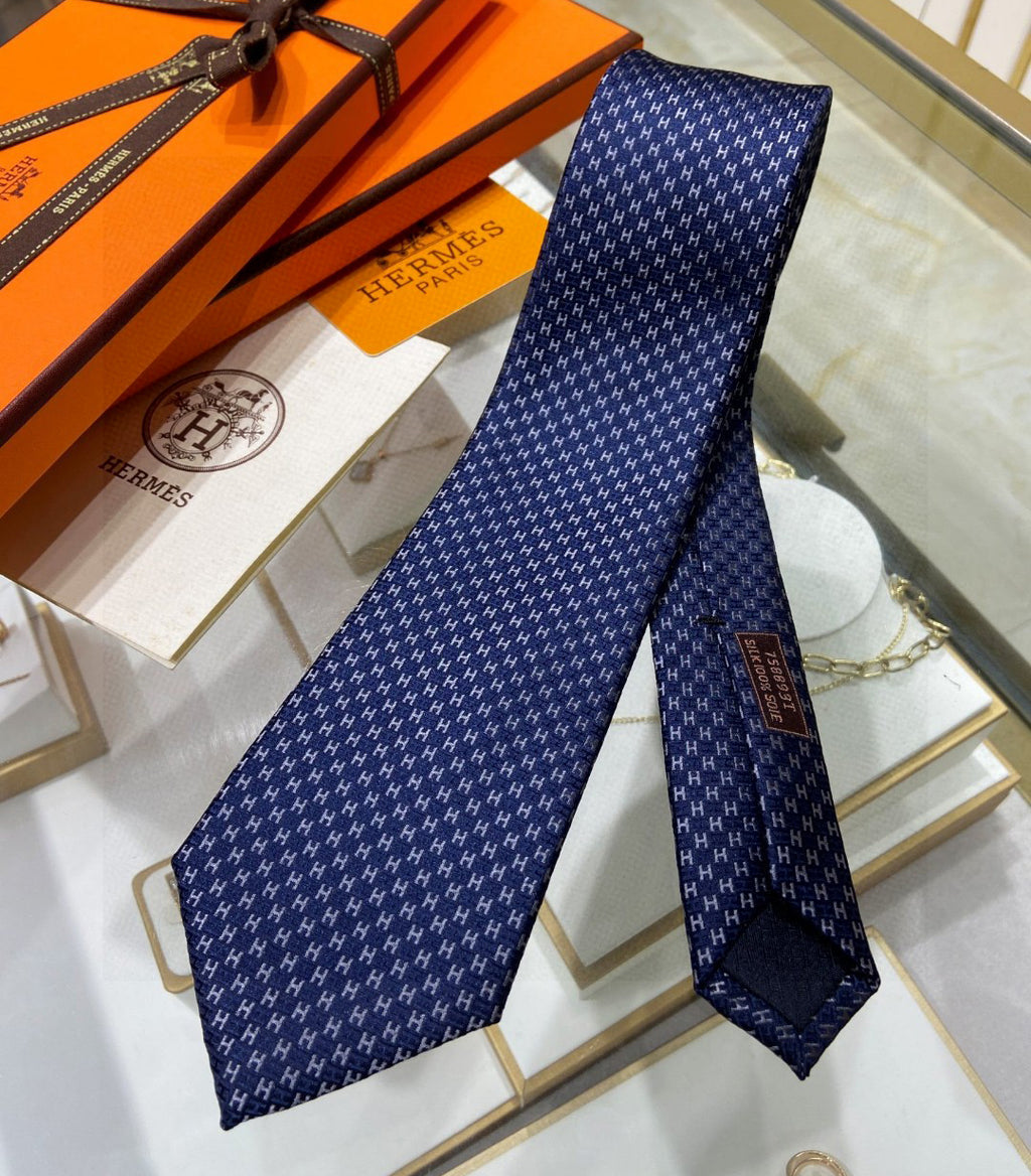 Two-tone H tie 1824053006