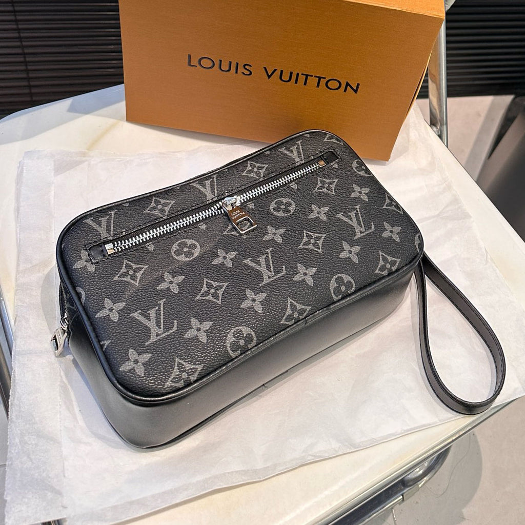 V Classic Pattern Handbag XC24101401
