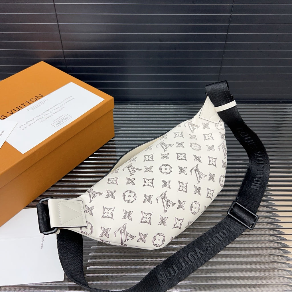 L Bumbag Crossbody chest bag 1825052311
