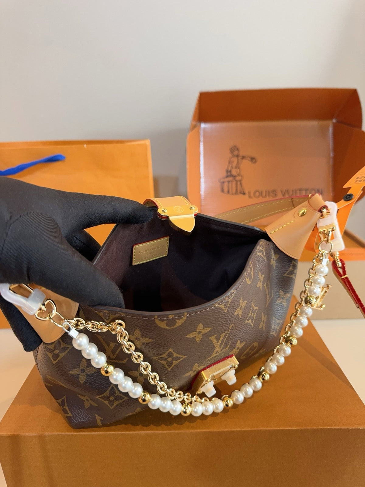 VV single shoulder bag 1825112708