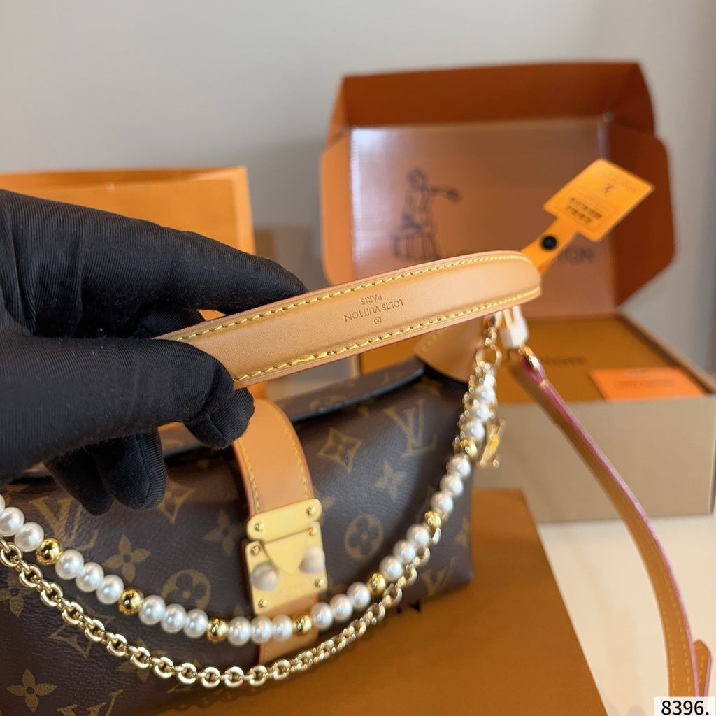VV single shoulder bag 1825112708