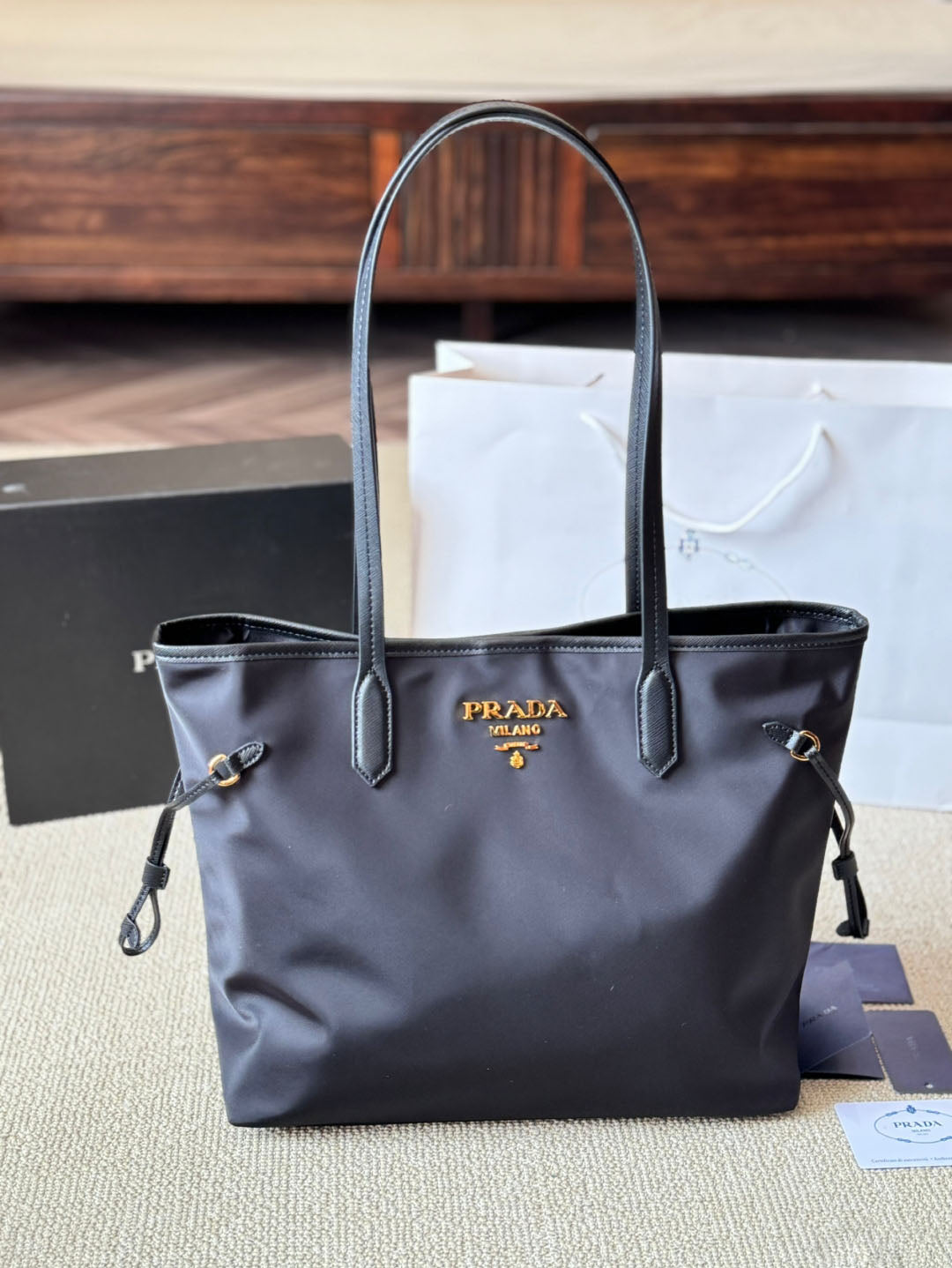 PR Nylon Tote 1825022102
