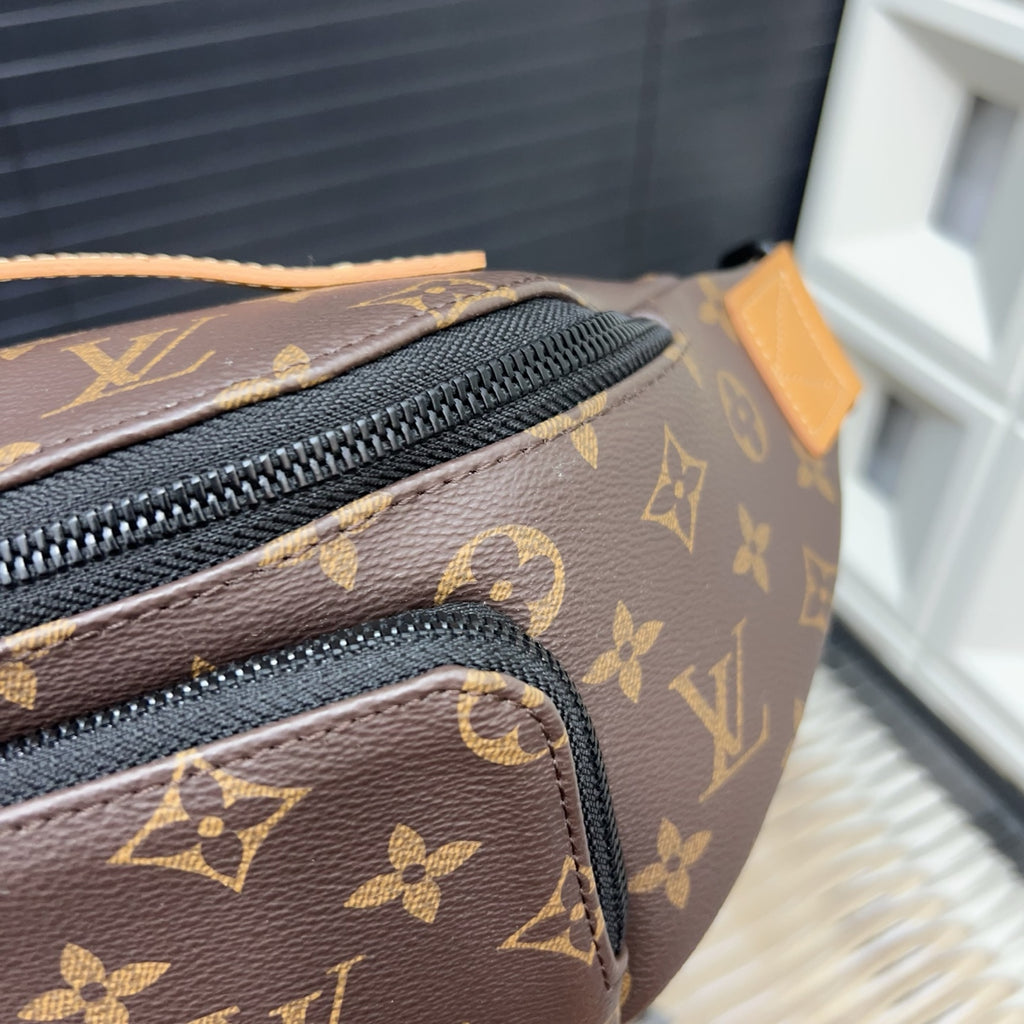 L Bumbag Crossbody chest bag 1825052311