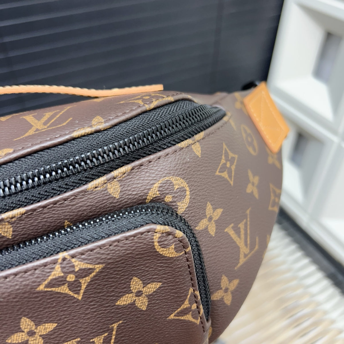 L Bumbag Crossbody chest bag 1825052311