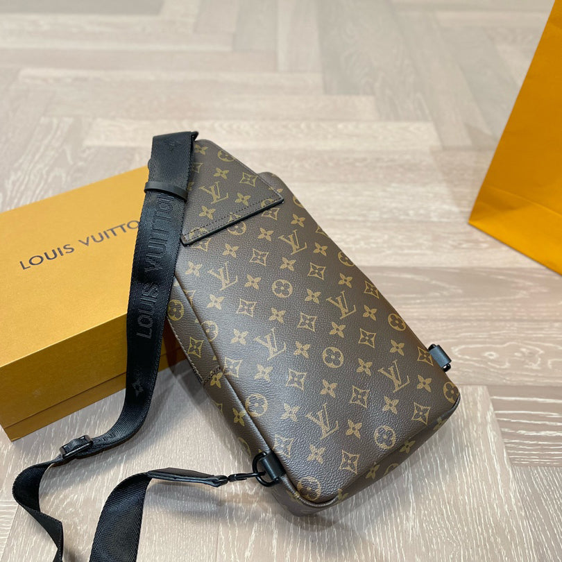 Men's chest bag crossbody bag 1824031911