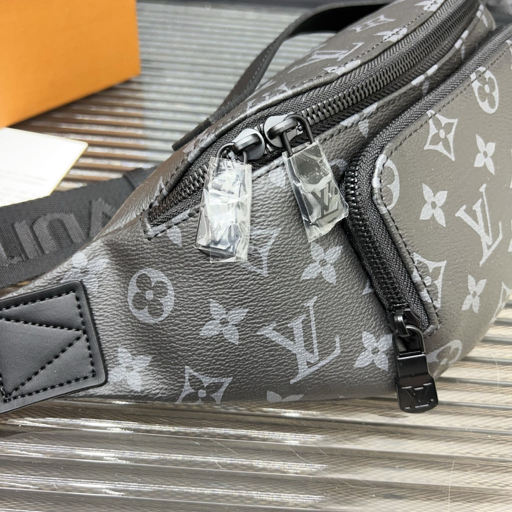 L Bumbag Crossbody chest bag 1825052311