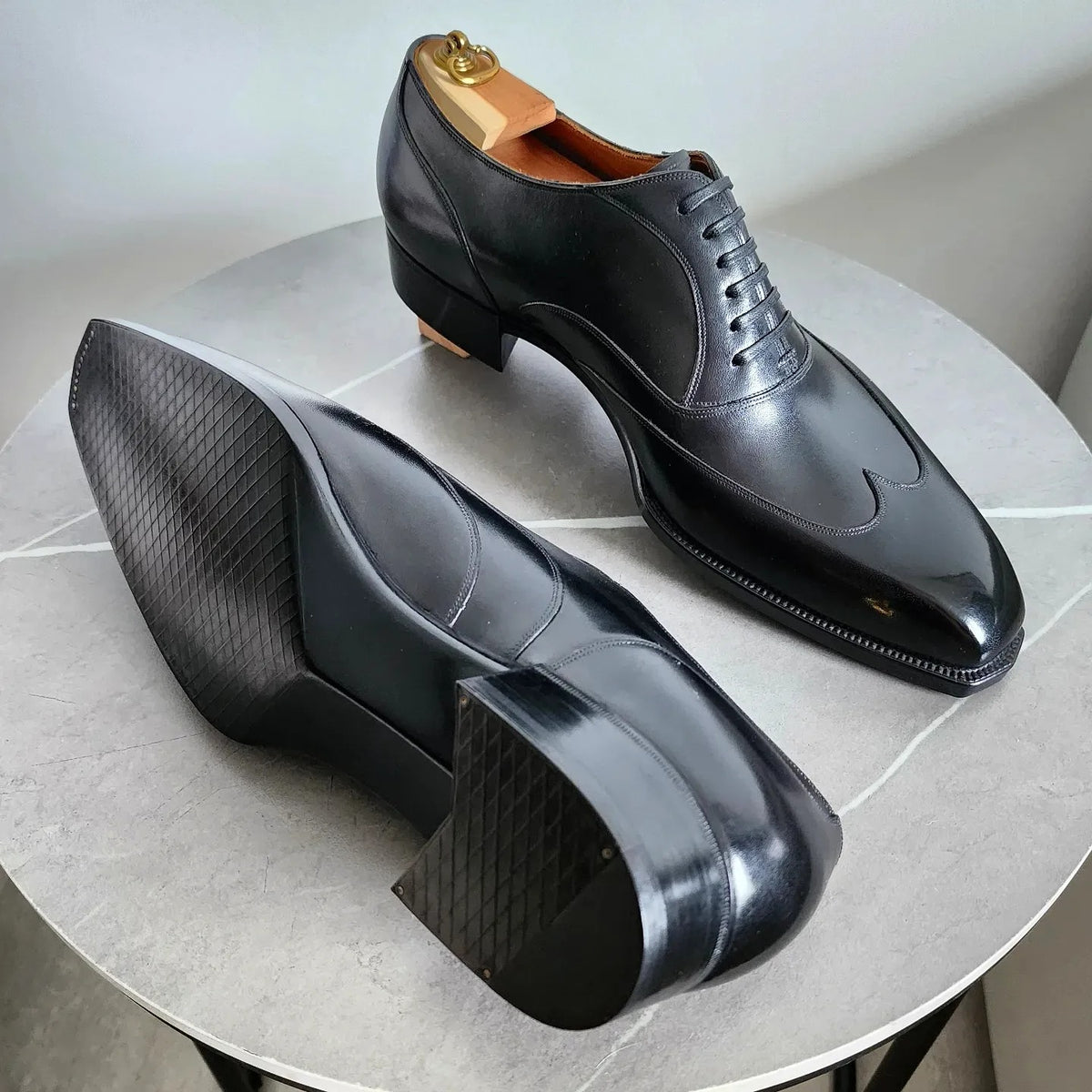Men’s Classic Metal-Buckle Oxfords 0426102802
