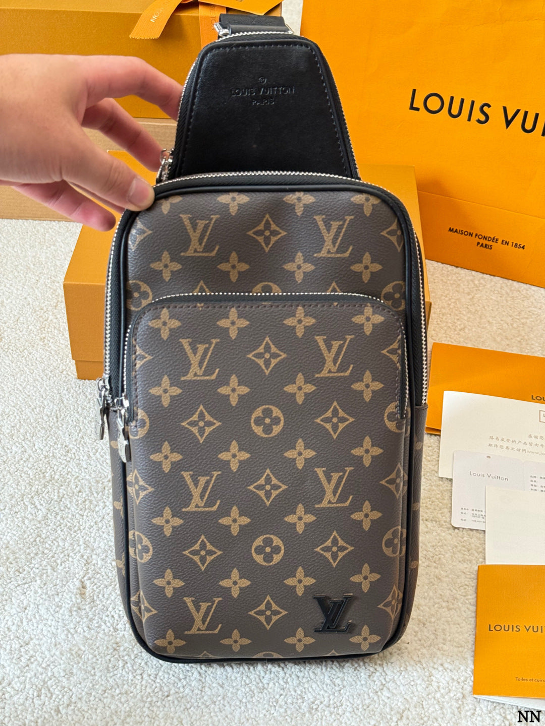 VV chest bag 1825111306