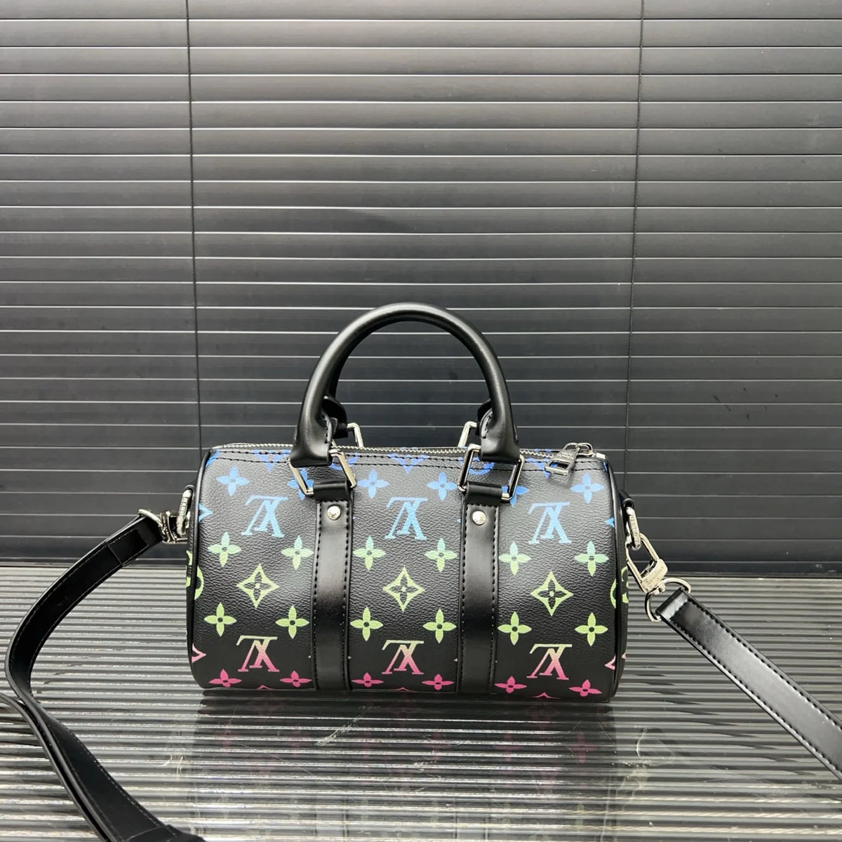 Classic Versatile Pinted Handbag 1025040307
