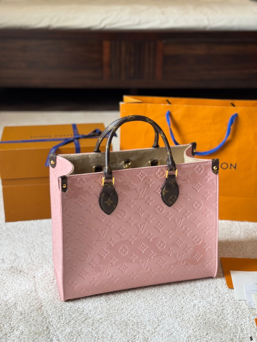L Patent Leather Onthego Tote 1825040903