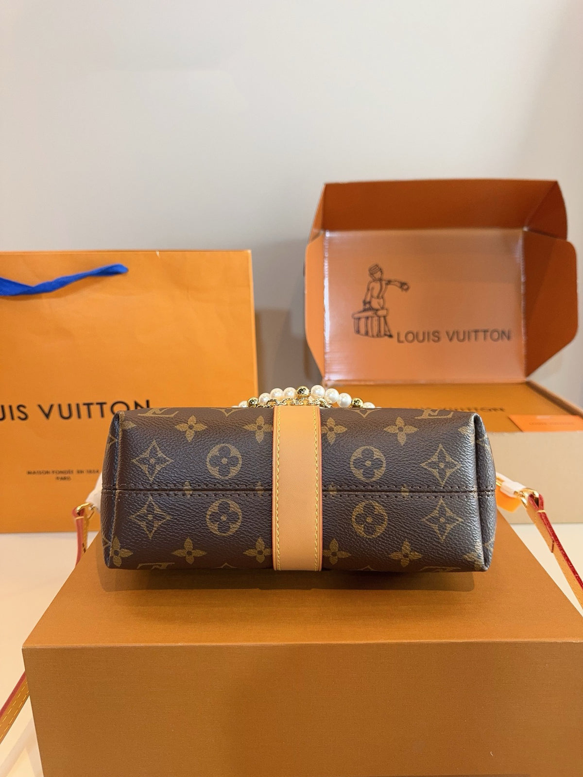 VV single shoulder bag 1825112708