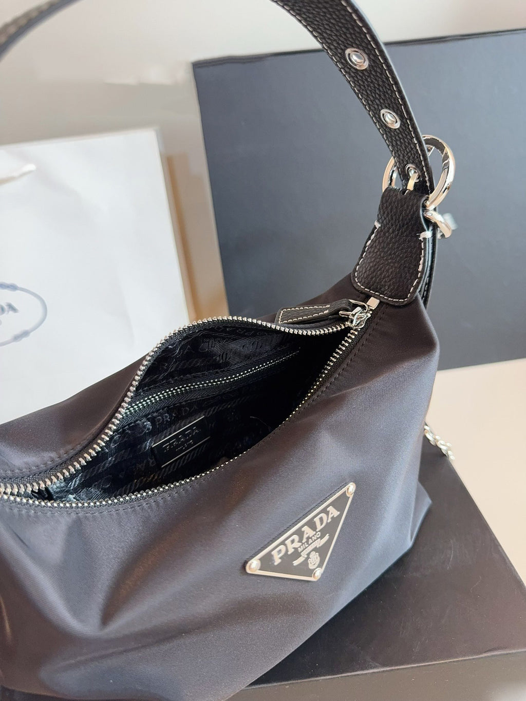 P Shoulder Bag 1825061807
