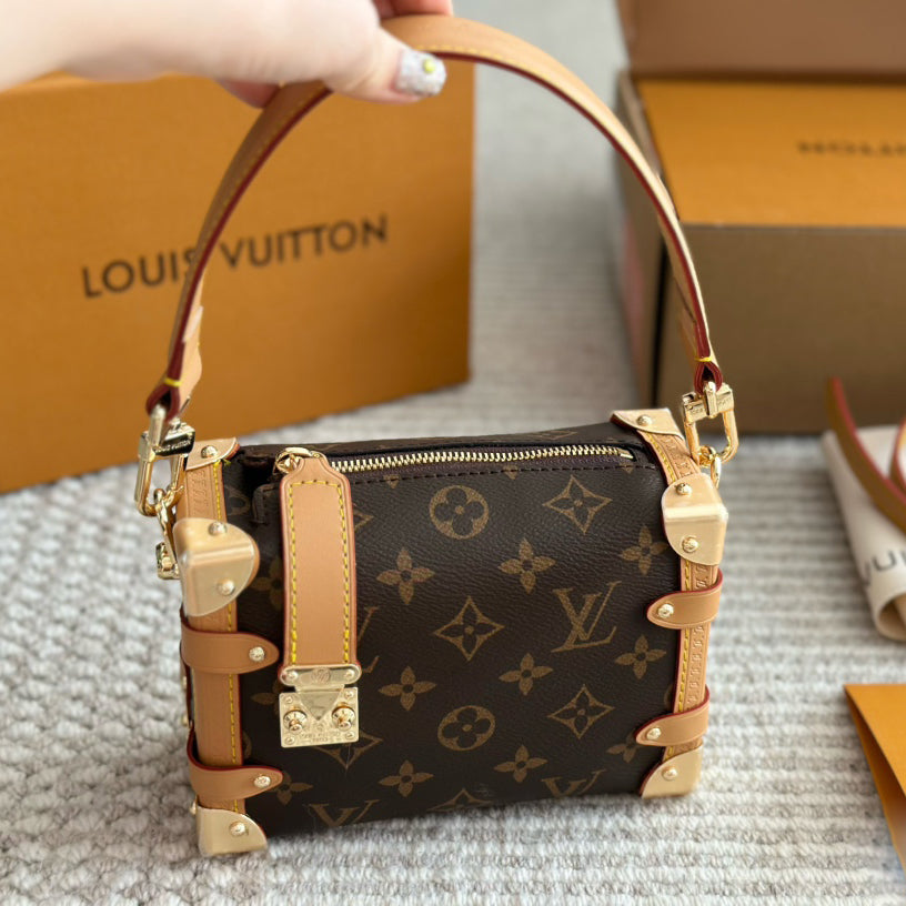 L side trunk mini bag 1824031902