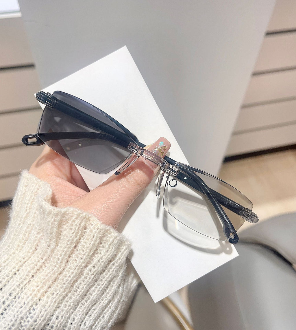 👓【Color-changing anti-blue light presbyopia glasses】Automatic adjustment from 100 to 700 degrees ensures you never need to change glasses due to prescription changes for life.