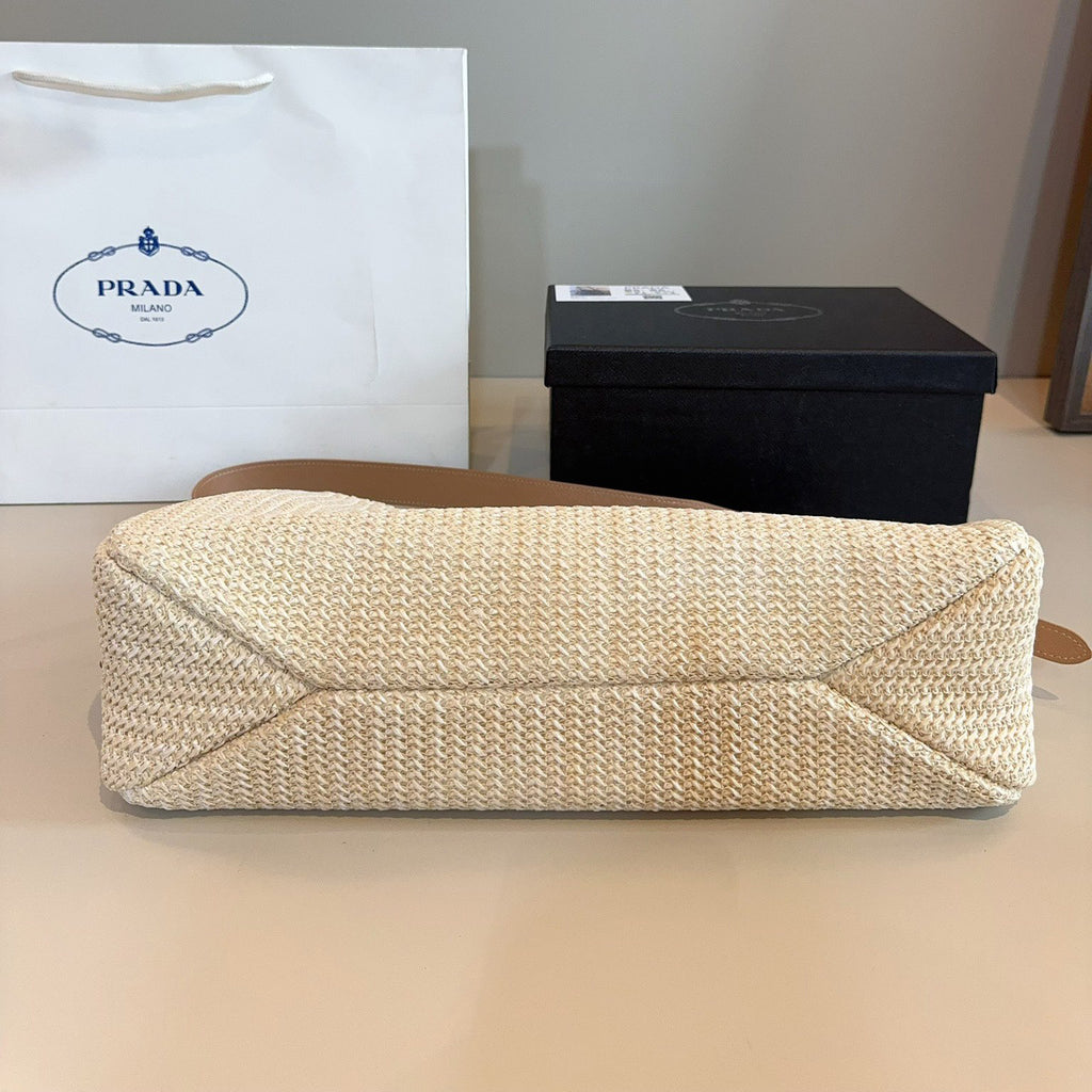 P Straw underarm bag 1825070303