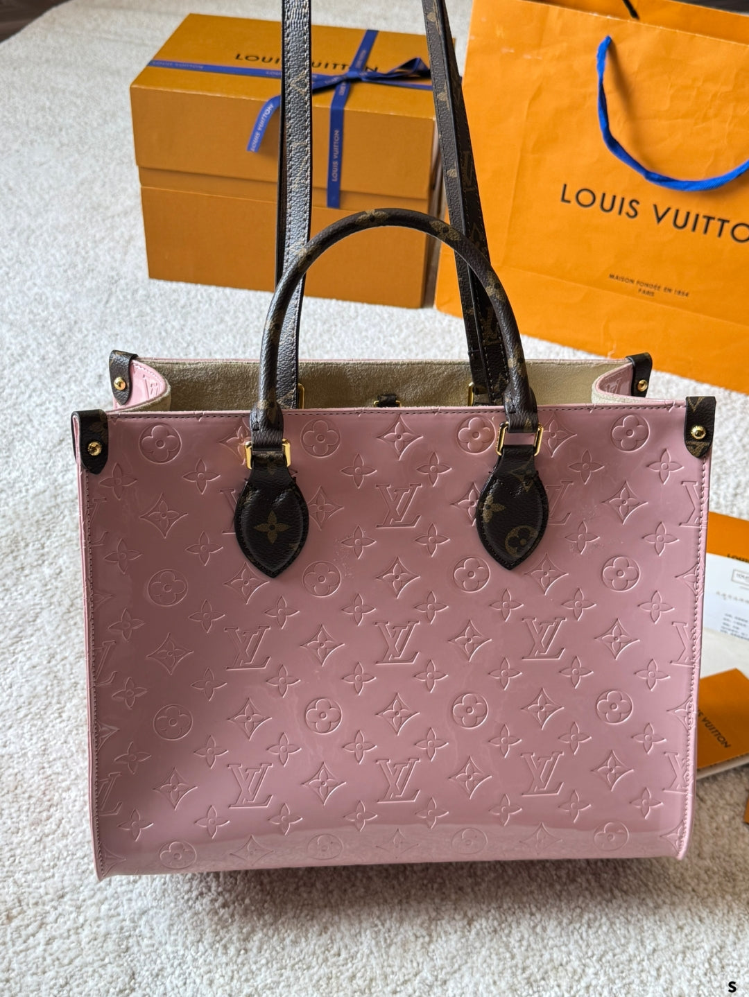 L Patent Leather Onthego Tote 1825040903