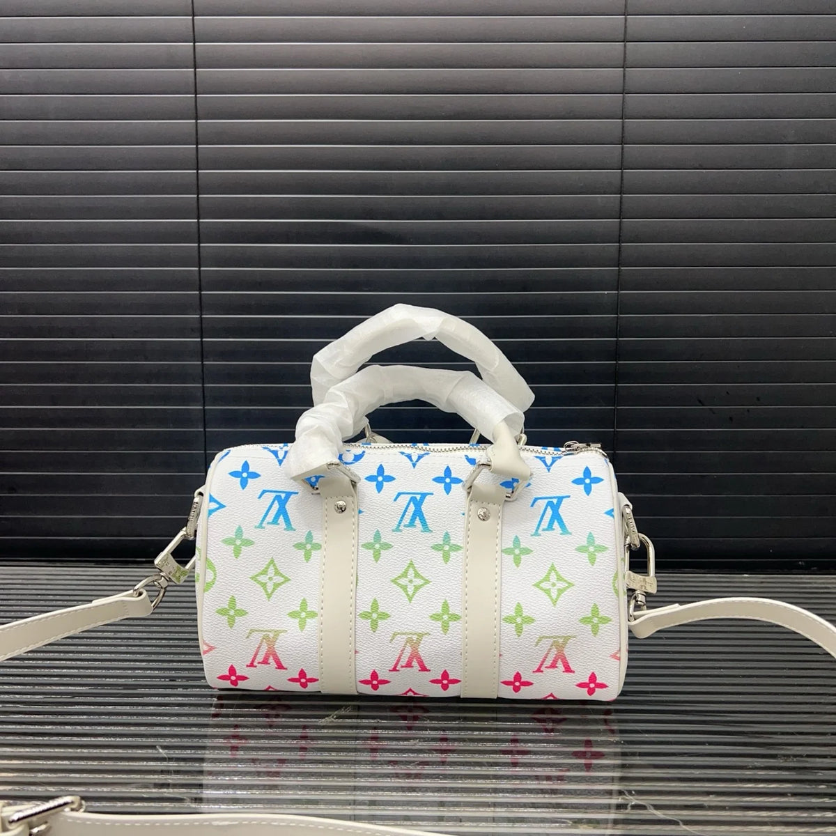 Classic Versatile Pinted Handbag 1025040307