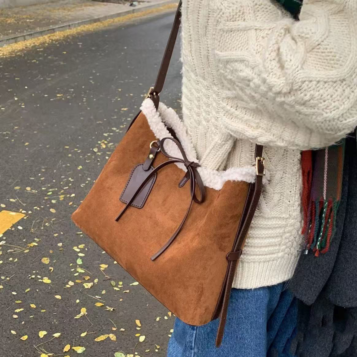vv  Kerry Teddy Wool Bag  XC25120505