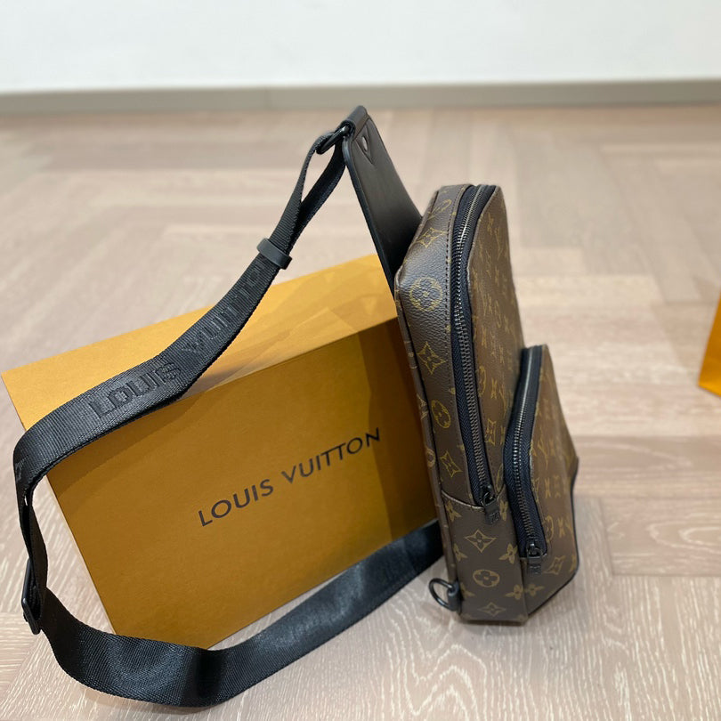 Men's chest bag crossbody bag 1824031911