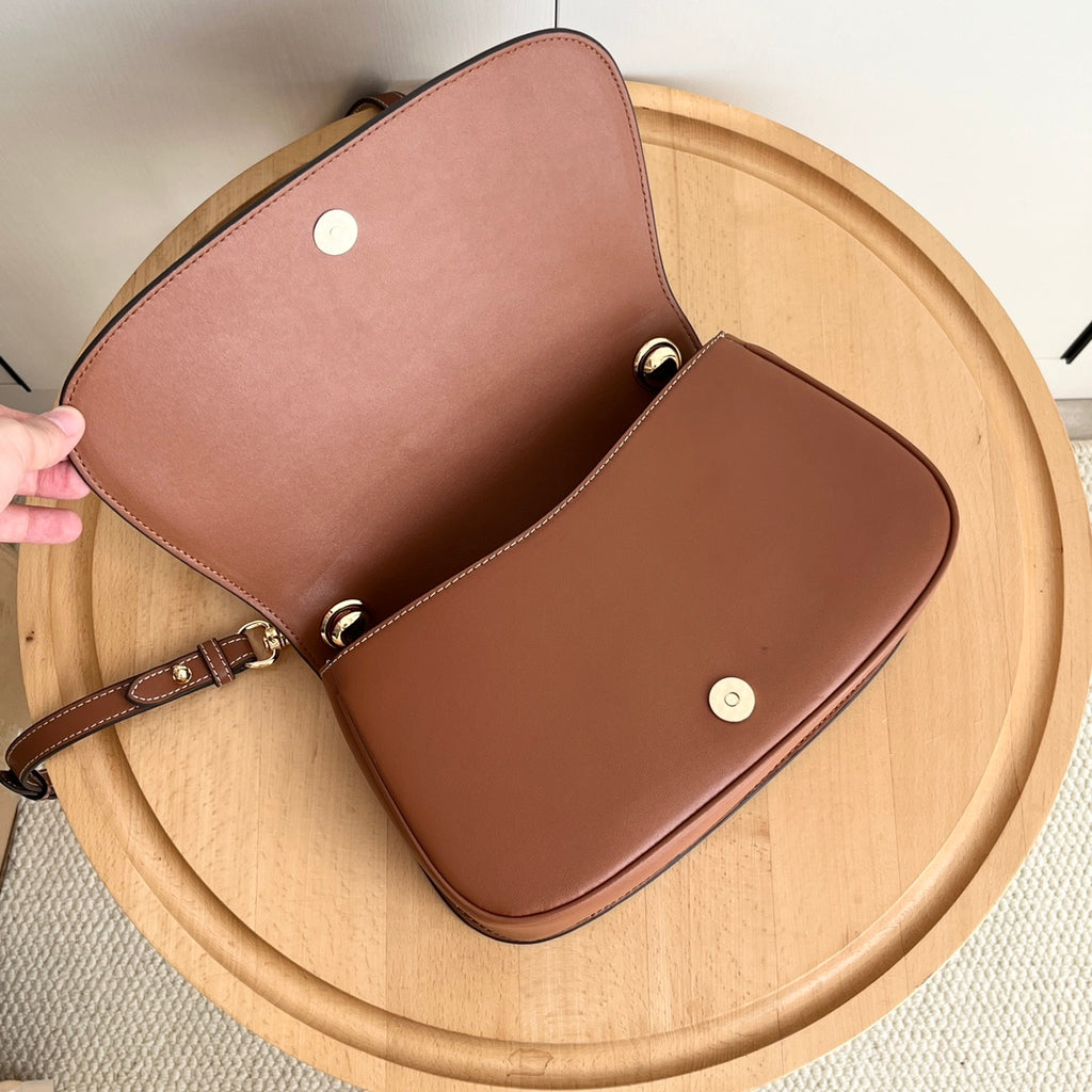GG New saddle flap design bag 25122402