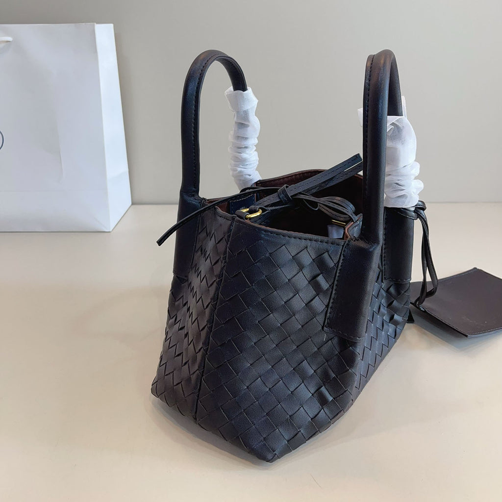 BV Cassette Bag Woven Tote Bag 1825032705