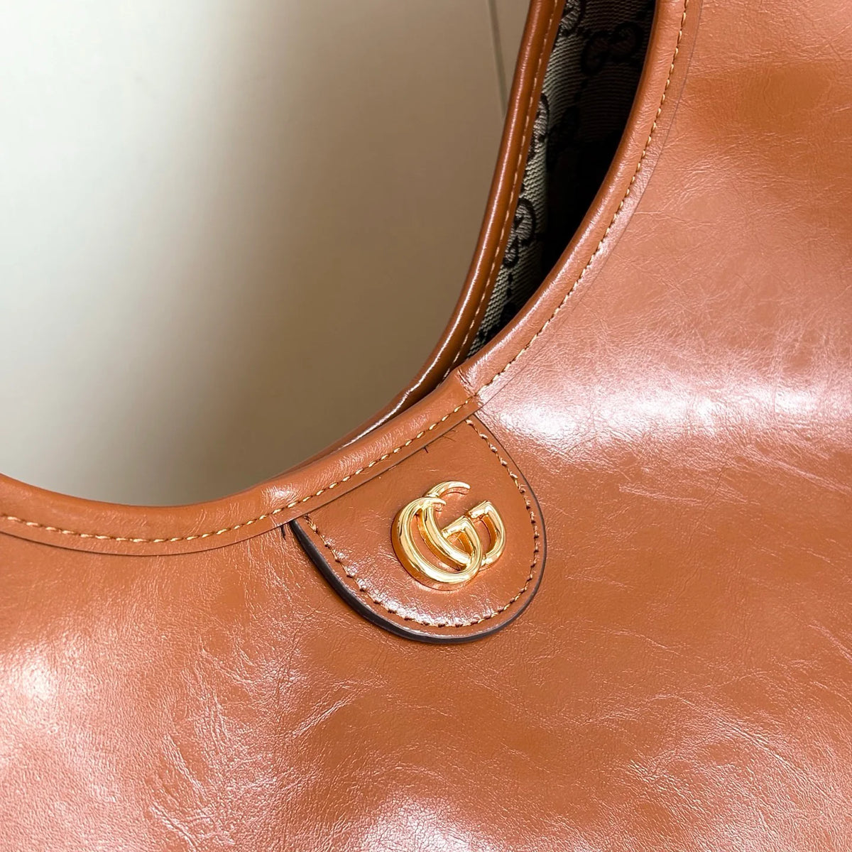 GG Stylish and casual large capacity crossbody bag 25122401