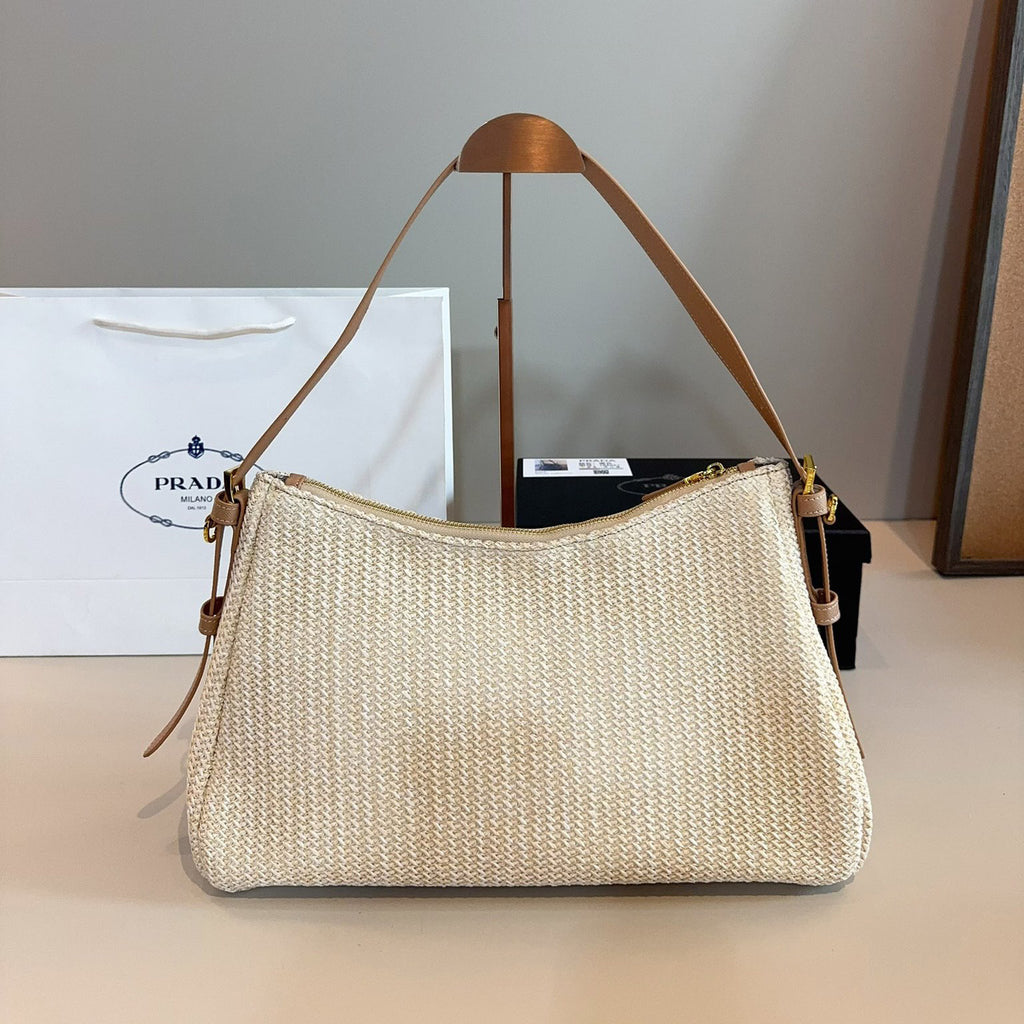 P Straw underarm bag 1825070303