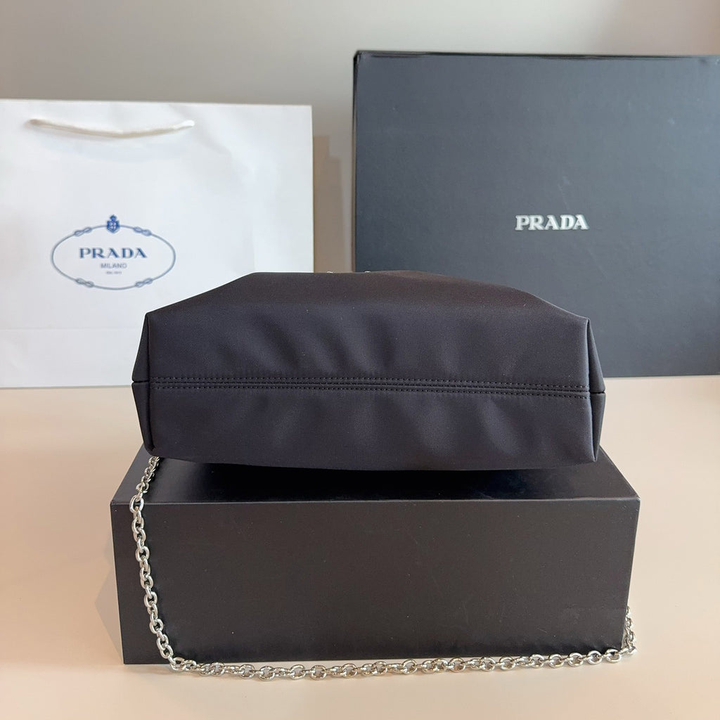 P Shoulder Bag 1825061807