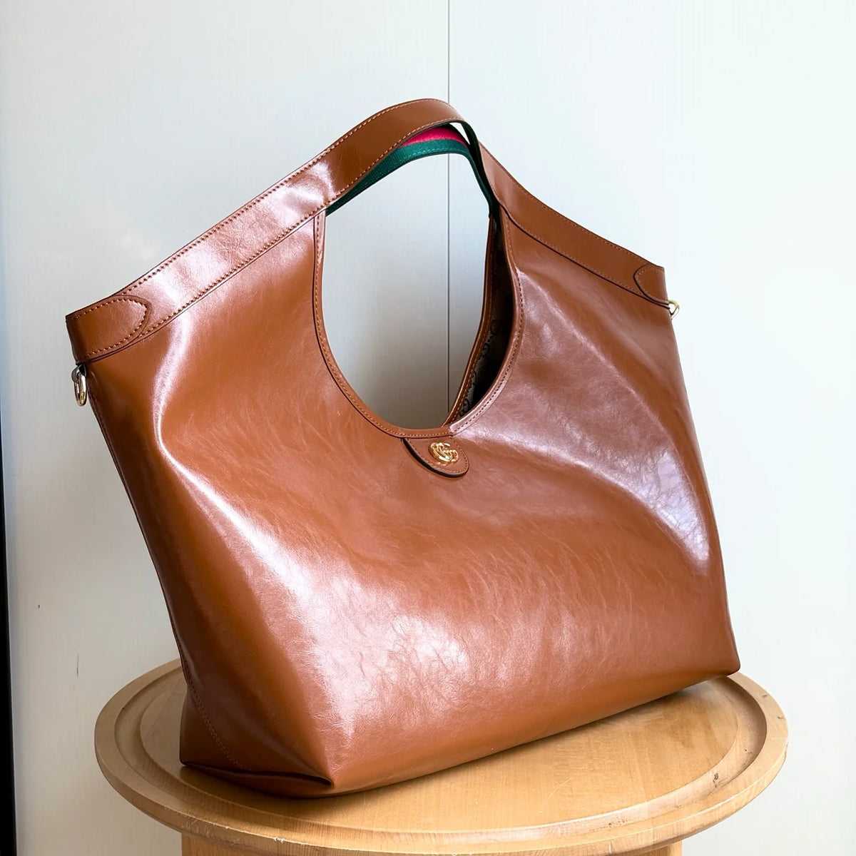 GG Stylish and casual large capacity crossbody bag 25122401