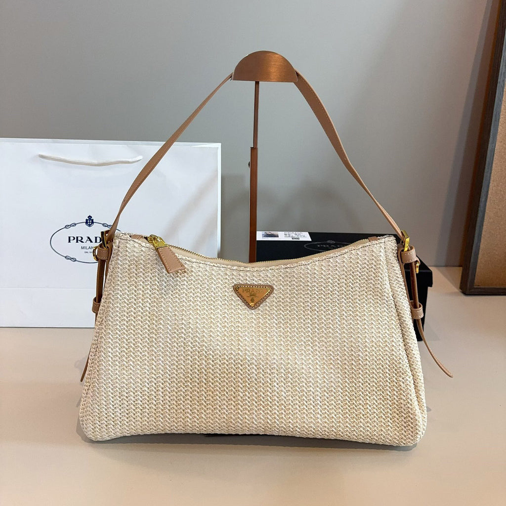 P Straw underarm bag 1825070303