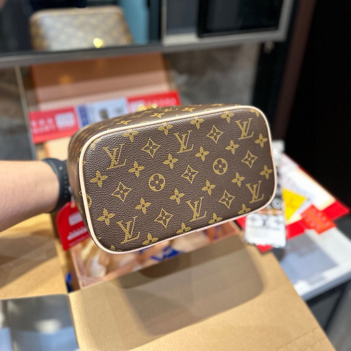 L Cosmetic bag 1824111101