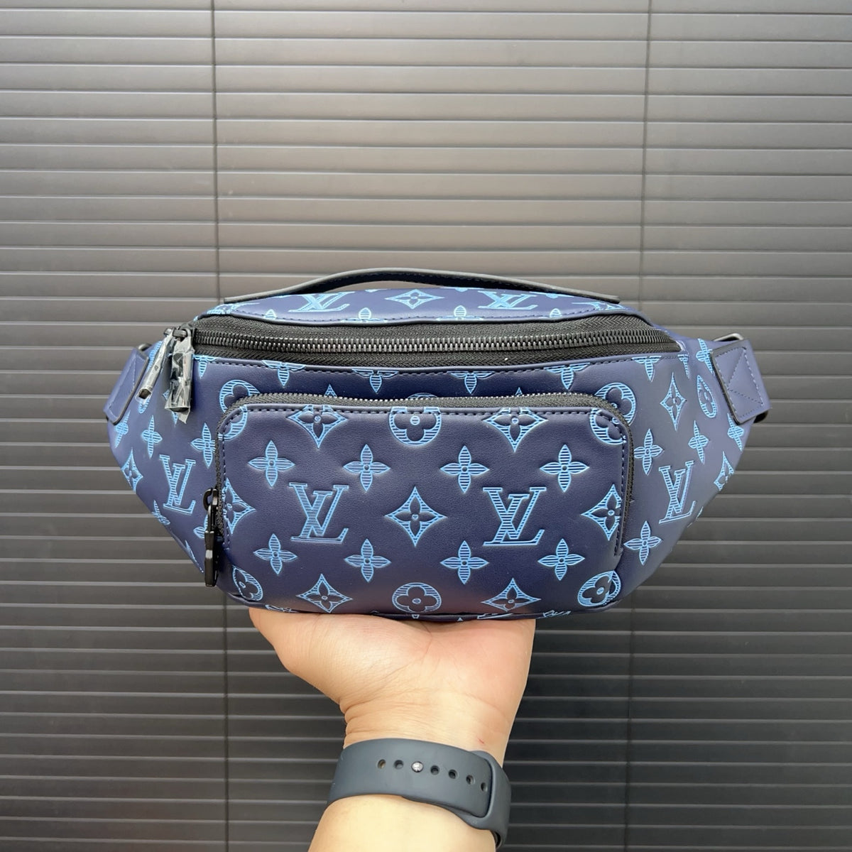 L Bumbag Crossbody chest bag 1825052311