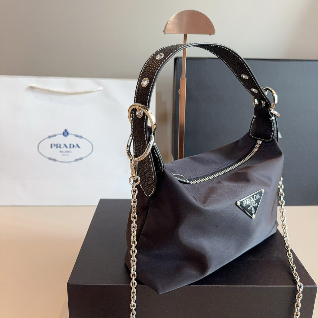 P Shoulder Bag 1825061807
