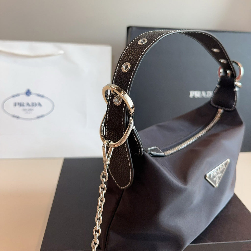 P Shoulder Bag 1825061807