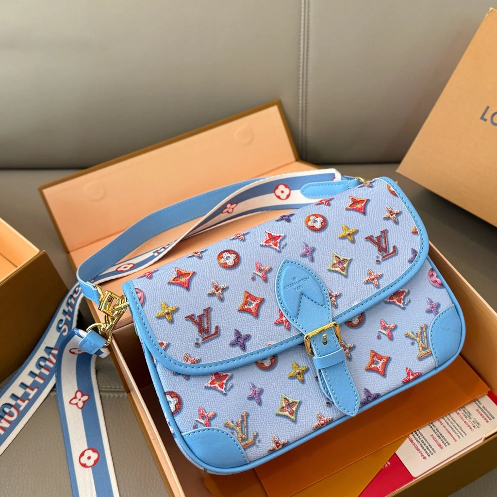 New baguette-style handbag with Two shoulder straps 1426012914