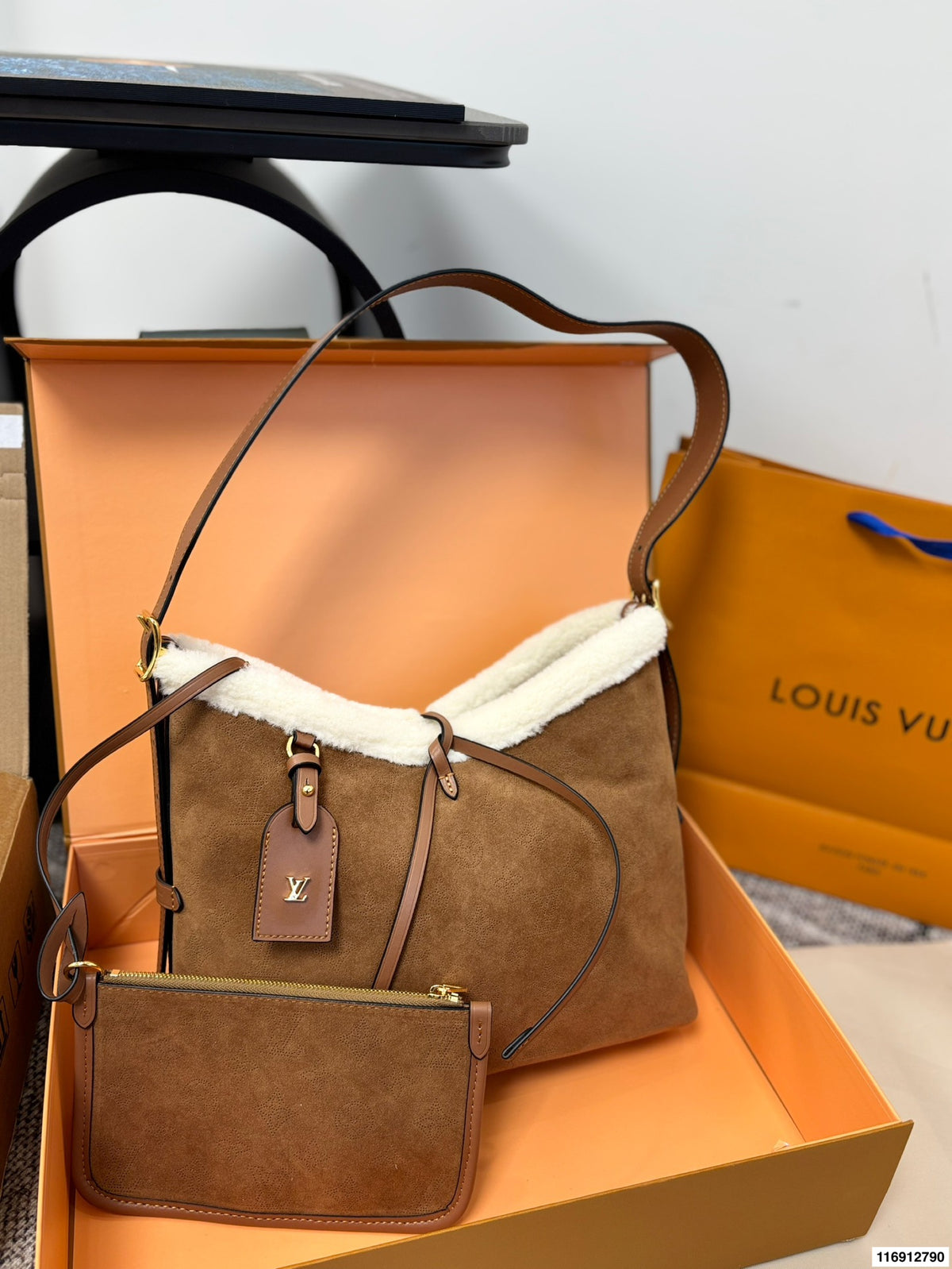 vv  Kerry Teddy Wool Bag  XC25120505